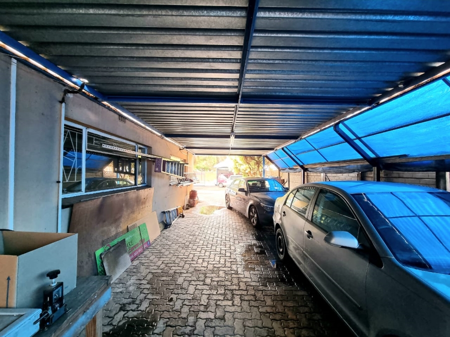 3 Bedroom Property for Sale in Rhodesdene Northern Cape